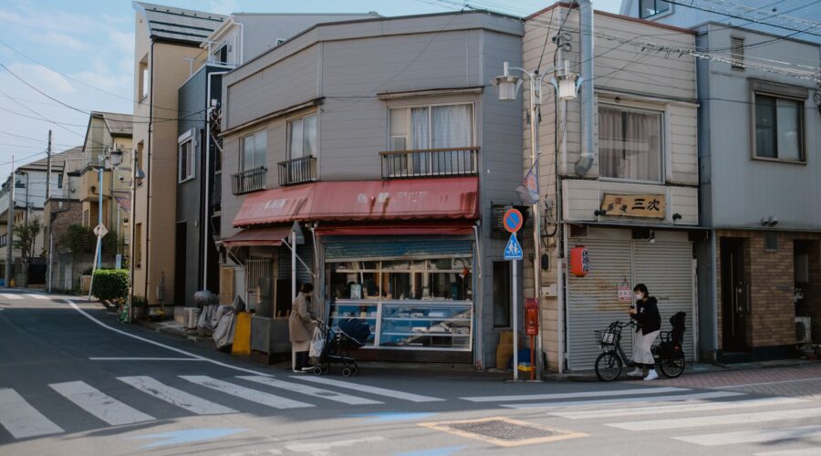 The Rise of Hyperlocal Commerce: An Editorial on the Future of Buying Local