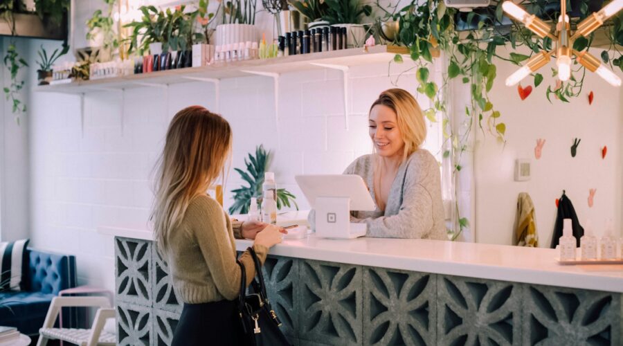 How Local Businesses Can Use Customer Reviews to Win More Customers