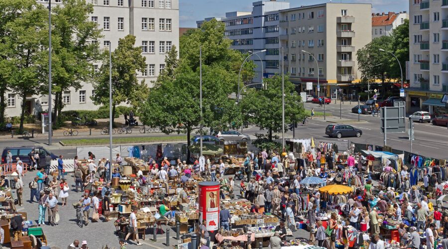 How to Organize a Neighborhood Swap Meet: A Step-by-Step Guide